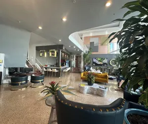 Photo 2 - Maxines Dorset Catalina Hotel