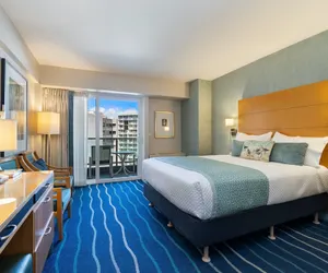 Photo 5 - Ala Moana Hotel Room Near Beach