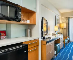 Photo 4 - Ala Moana Hotel Room Near Beach