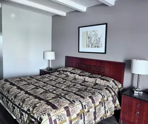 Photo 3 - expressway inn