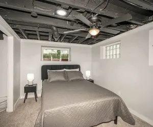 Photo 4 - Modern Cincy Home - For 6