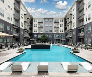 Photo 2 - Landing Dallas Old East