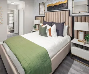 Photo 4 - Landing Miramar Apartments