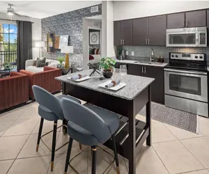 Photo 5 - Landing Miramar Apartments