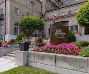 Photo 2 - Landing Apartments Dayton