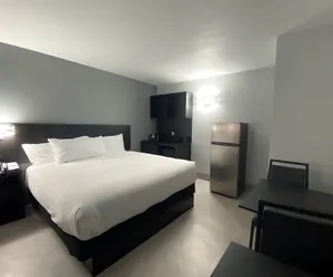 Photo 3 - Super 8 By Wyndham Texas City