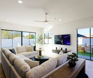 Photo 5 - Luxe - Nouveau - Sparkling Pool - Walk to Old Town