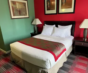 Photo 3 - Albany Plaza Hotel