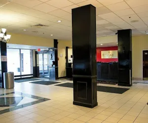 Photo 2 - Albany Plaza Hotel