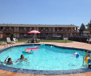 Photo 4 - The River Inn and Suites