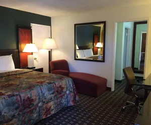Photo 3 - The River Inn and Suites
