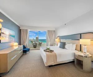 Photo 2 - Luxury Vacation Rentals at Fontainebleau Miami Beach by LRMB