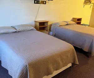 Photo 4 - Lakeroad Lodge Motel & Charters