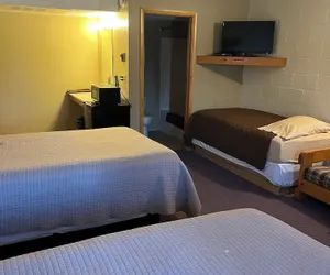 Photo 5 - Lakeroad Lodge Motel & Charters
