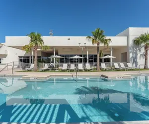 Photo 5 - Daytona 2BR Getaway Parking Family & Pet-friendly