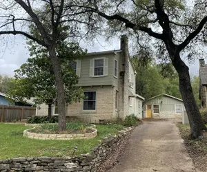 Photo 2 - Rosedale Bungalow