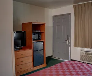 Photo 4 - The Palms Motel