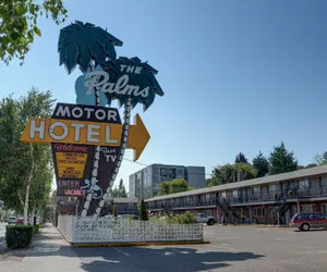 Photo 2 - The Palms Motel