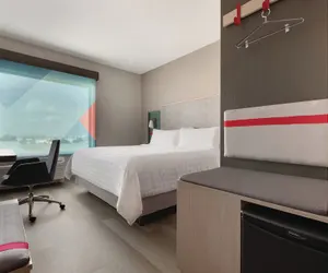 Photo 5 - avid Hotels California Lexington Park by IHG