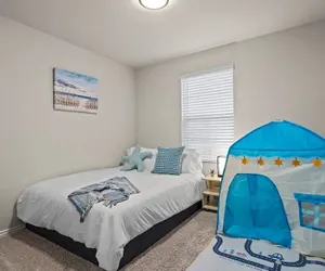 Photo 5 - @ Marbella Lane - Amazing 4BR Lakeview Home