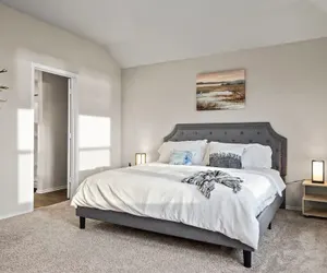 Photo 3 - @ Marbella Lane - Amazing 4BR Lakeview Home