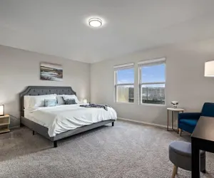 Photo 2 - @ Marbella Lane - Amazing 4BR Lakeview Home