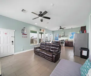 Photo 4 - Sunny Beach House