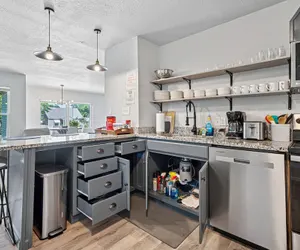 Photo 4 - OKC 6BR Pet-friendly Near Penn Square 60