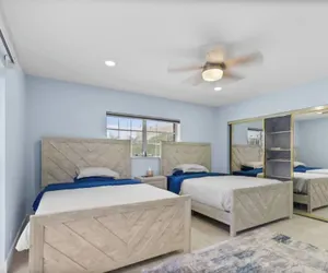 Photo 2 - Las Olas & Beachside getaway with pool