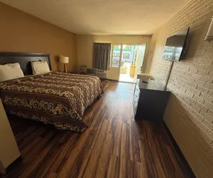 Photo 5 - ECONOMY INN
