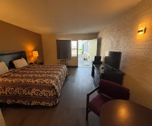 Photo 4 - ECONOMY INN