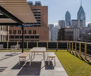 Photo 5 - Sosuite 1bed Apt w Roof Deck, Gym, Laundry
