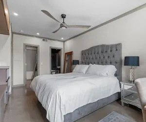 Photo 4 - Stylish Westwood Condo