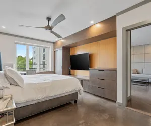Photo 3 - Stylish Westwood Condo