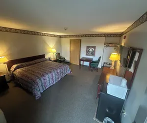 Photo 5 - Oasis Inn Kenosha