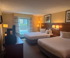 Photo 4 - Woburn Inn