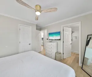 Photo 3 - Beachside Villas 811
