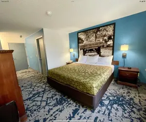 Photo 3 - Lamoni Inn & Suites