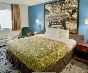 Photo 2 - Lamoni Inn & Suites