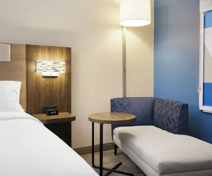 Photo 3 - Holiday Inn Express And Suites Elgin Chicago Northwest by IHG