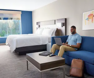 Photo 5 - Holiday Inn Express And Suites Elgin Chicago Northwest by IHG