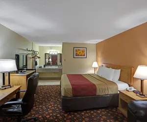 Photo 5 - Econo Lodge Phillipsburg