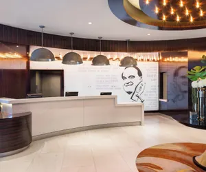Photo 3 - SpringHill Suites Los Angeles Burbank/Downtown