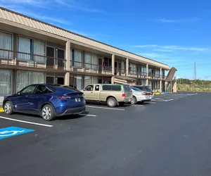 Photo 2 - Rodeway Inn Bushnell