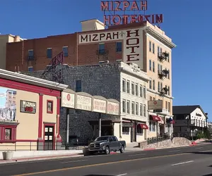 Photo 2 - Mizpah Hotel