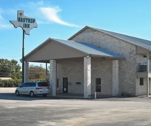 Photo 2 - Bastrop Inn