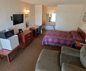 Photo 5 - Riverside Inn