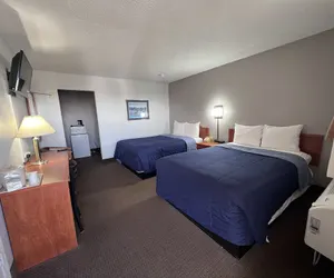 Photo 4 - Regency Inn and Suites