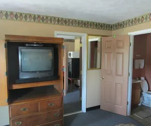 Photo 3 - K-River Motel & Campground