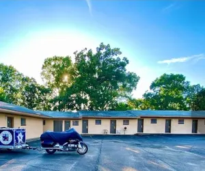 Photo 2 - Hollywood Motel
